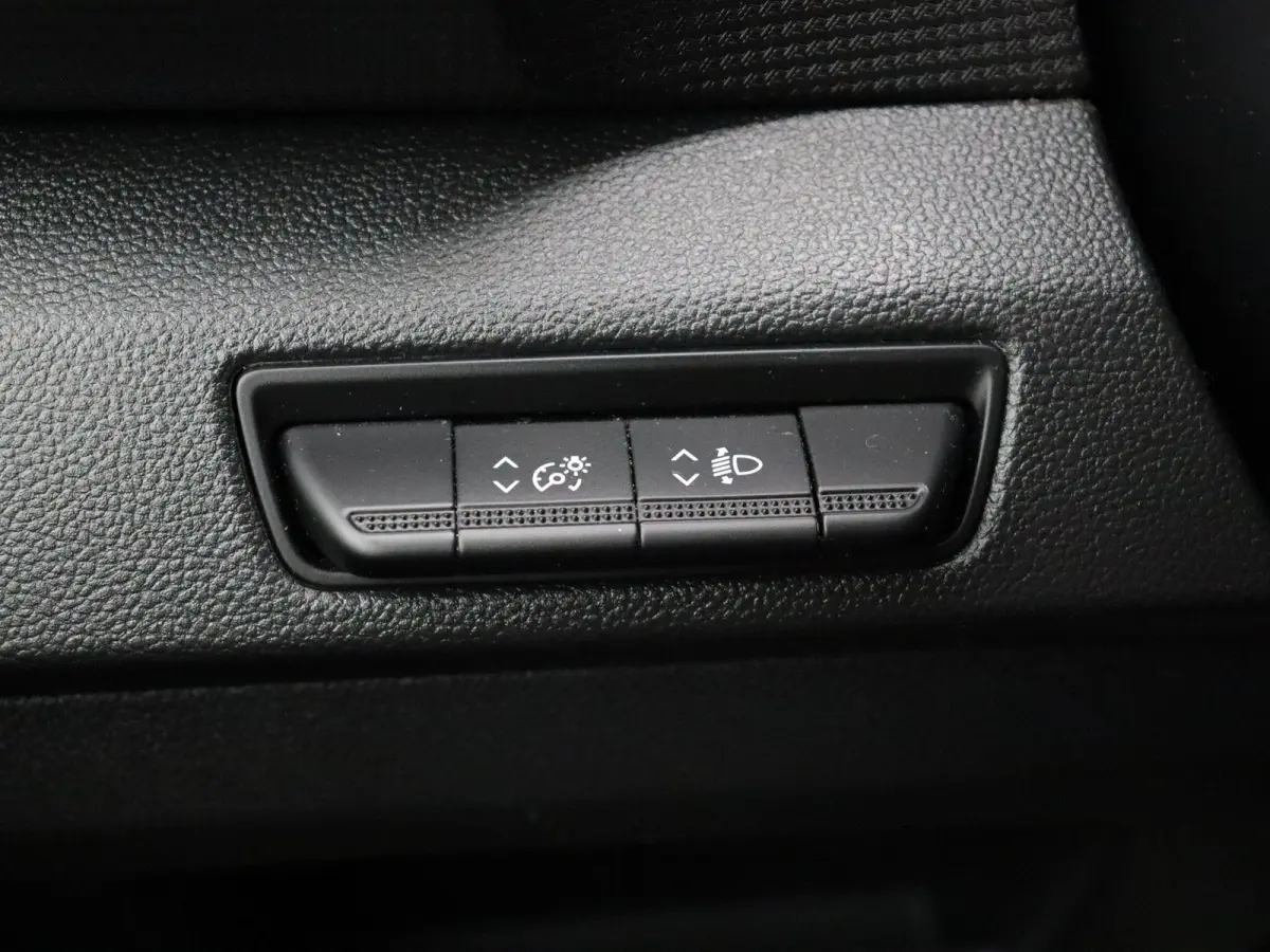 2.0 dCi 110pk T30 L2H1 Comfort | Parkeersensoren | Laadruimtebetimmering | Vierseizoensbanden | Navigatie |