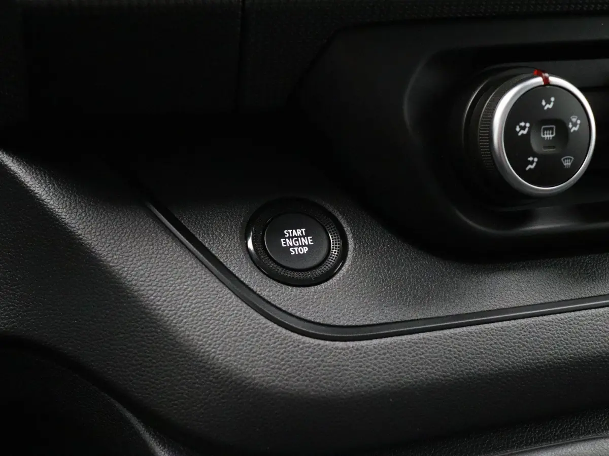 2.0 dCi 110pk T30 L2H1 Comfort | Parkeersensoren | Laadruimtebetimmering | Vierseizoensbanden | Navigatie |