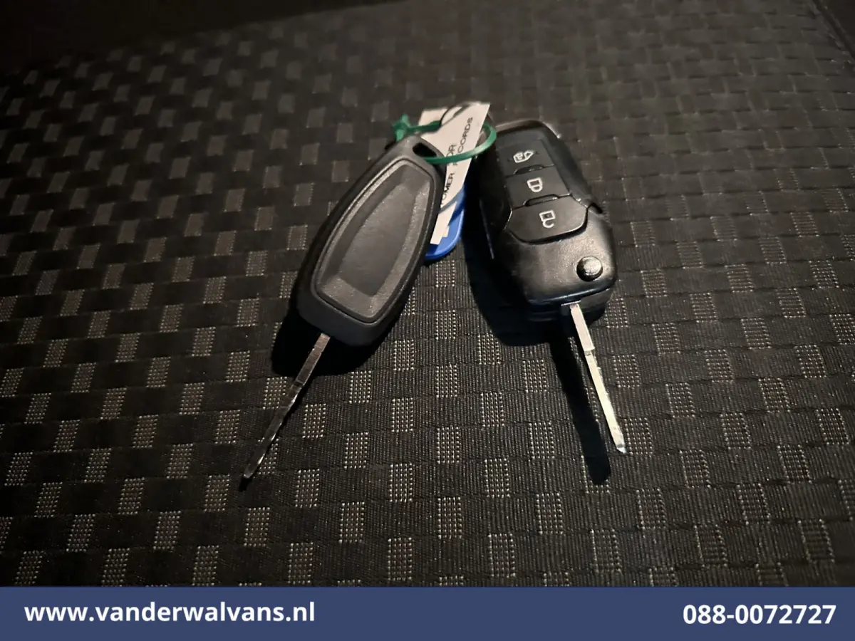 1.5 EcoBlue 100pk L2H1 Euro6 Airco | Camera | Navigatie | Apple Carplay | Stoelverwarming Verwarmde voorruit, Parkeersensoren