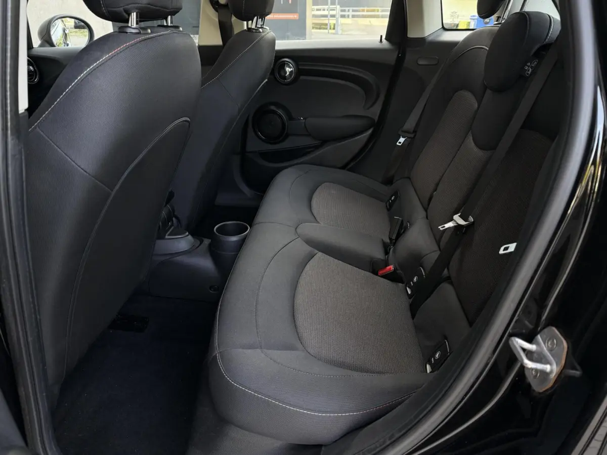 1.5 One Pepper | CarPlay | 1ste eigenaar | Dealer onderhouden | Parkeersensoren | Climate control |