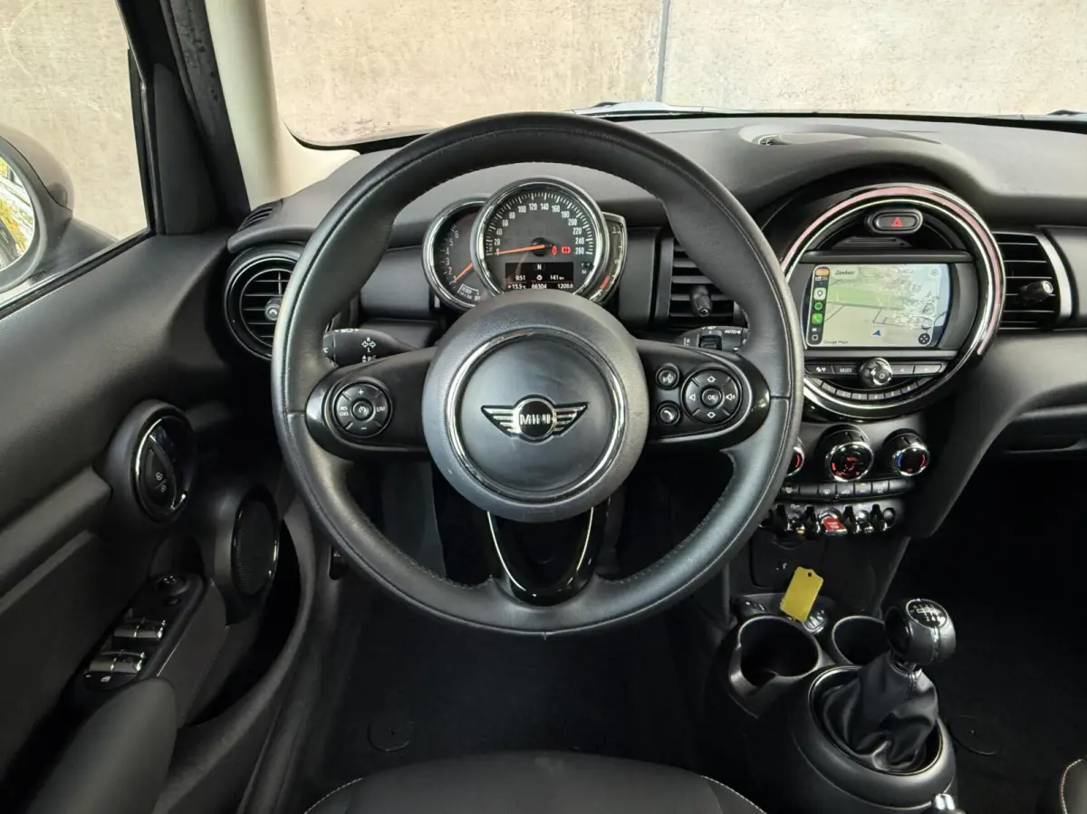 1.5 One Pepper | CarPlay | 1ste eigenaar | Dealer onderhouden | Parkeersensoren | Climate control |