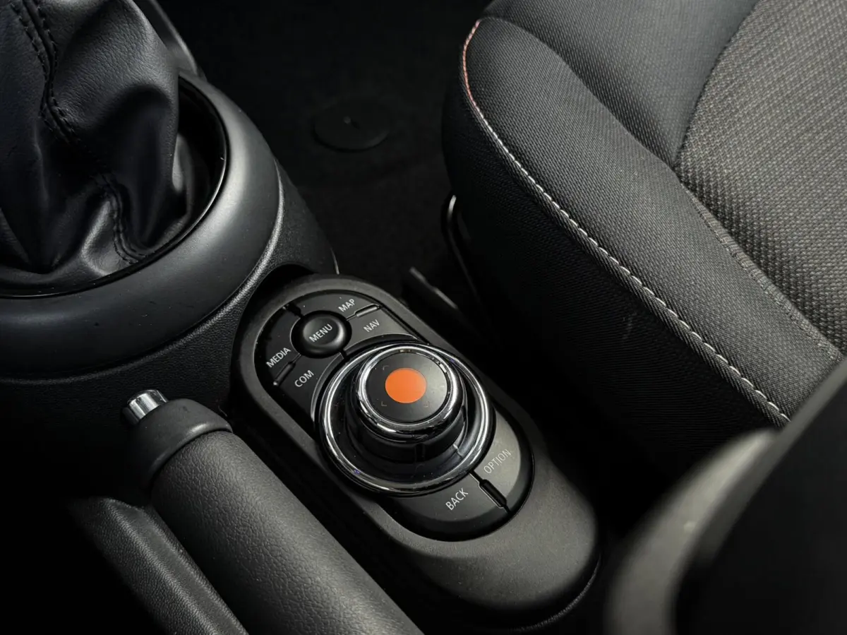1.5 One Pepper | CarPlay | 1ste eigenaar | Dealer onderhouden | Parkeersensoren | Climate control |