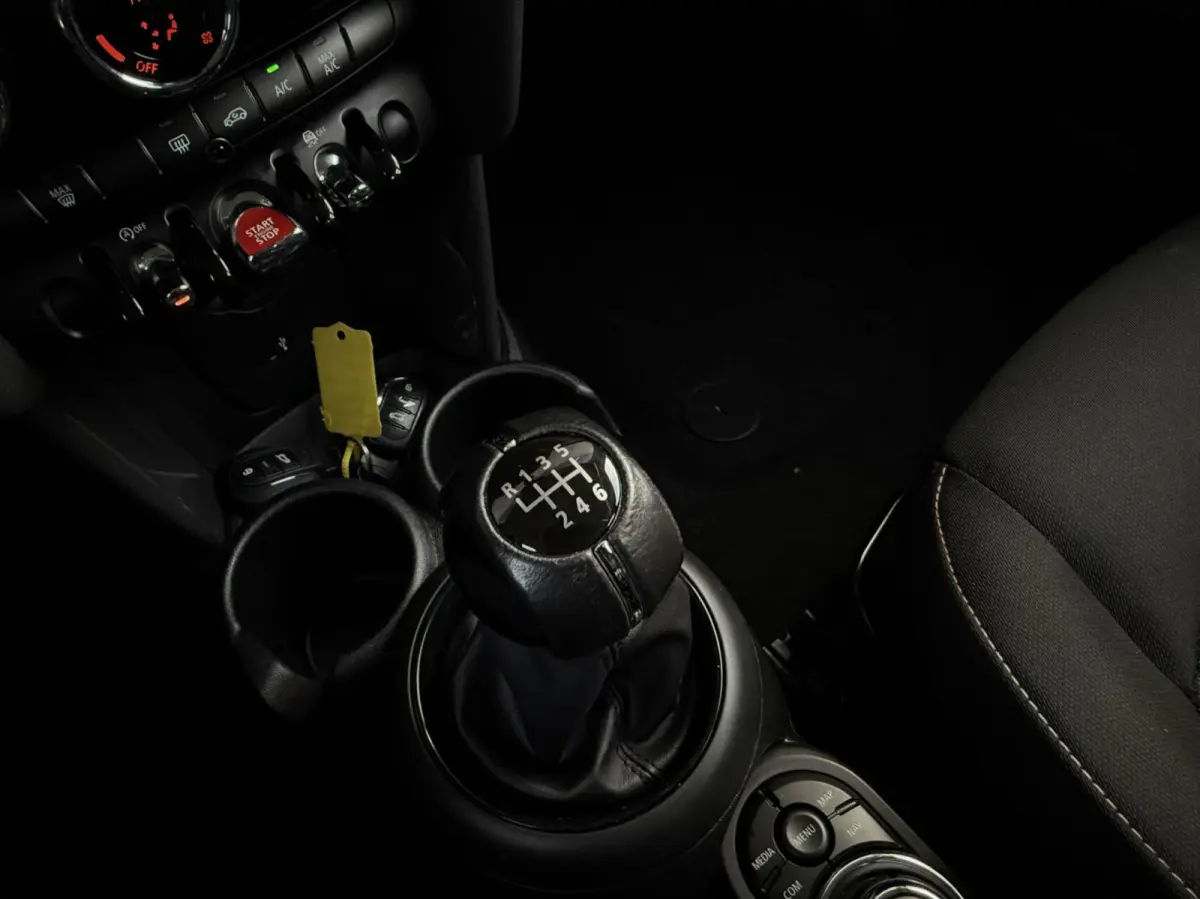 1.5 One Pepper | CarPlay | 1ste eigenaar | Dealer onderhouden | Parkeersensoren | Climate control |