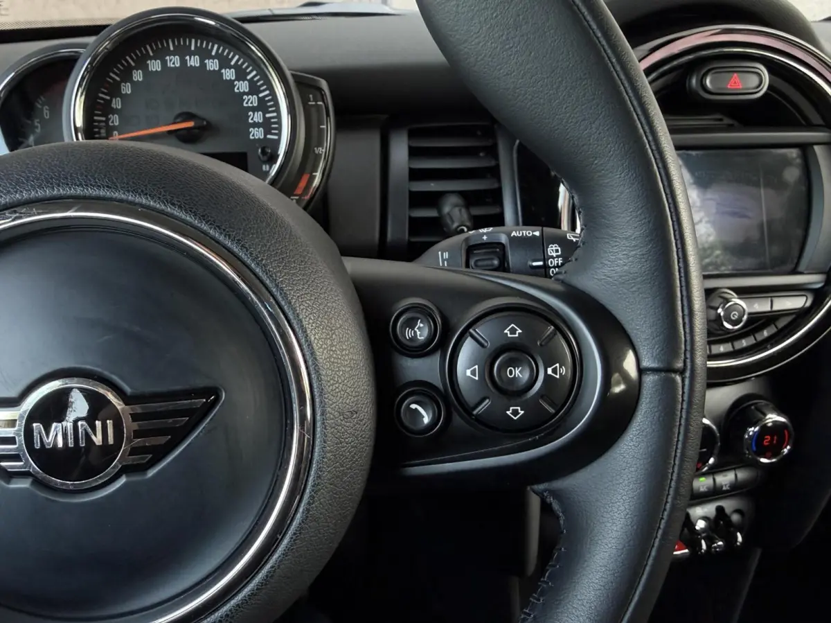 1.5 One Pepper | CarPlay | 1ste eigenaar | Dealer onderhouden | Parkeersensoren | Climate control |
