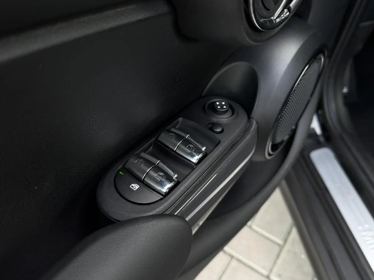 1.5 One Pepper | CarPlay | 1ste eigenaar | Dealer onderhouden | Parkeersensoren | Climate control |