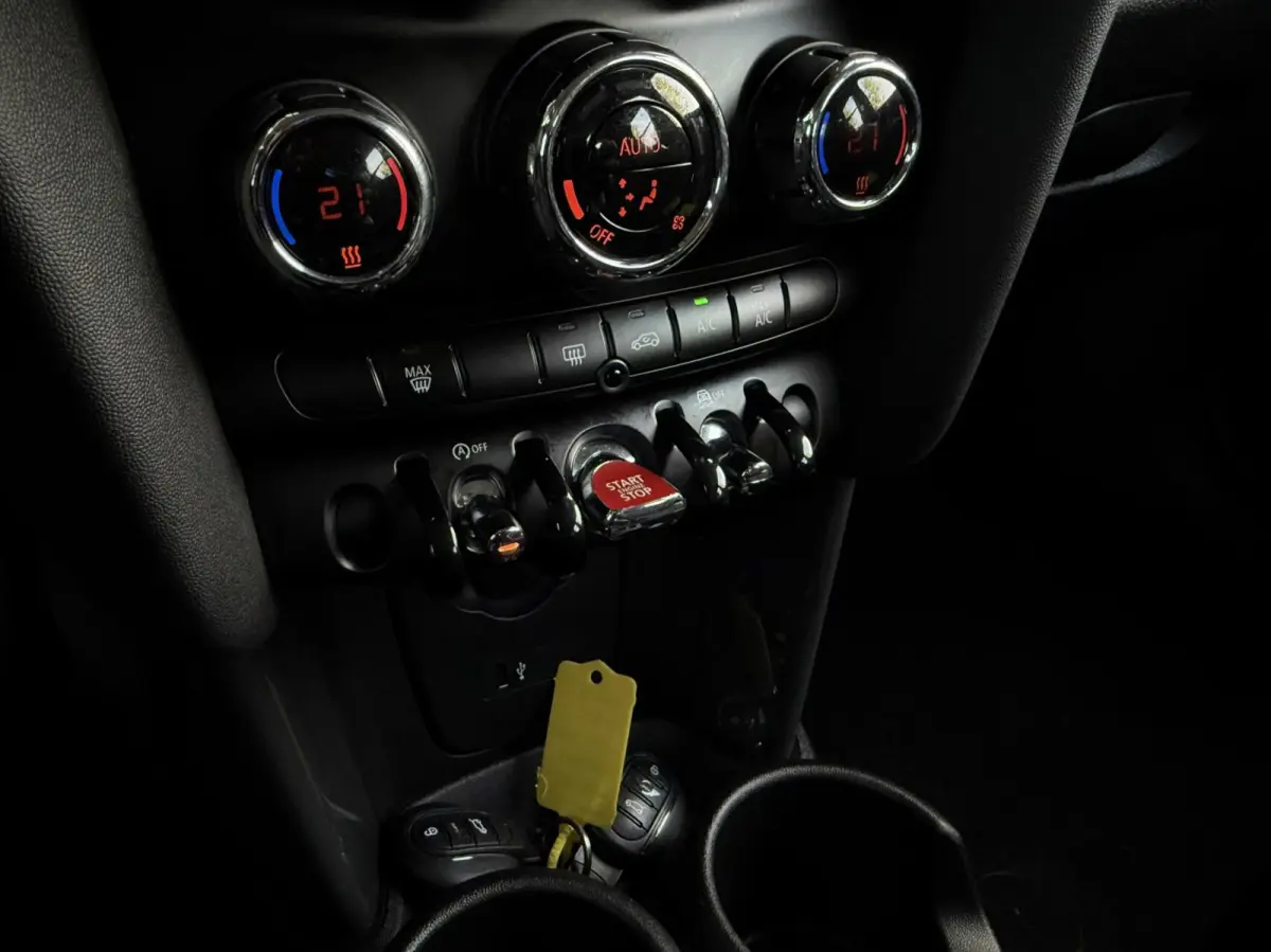 1.5 One Pepper | CarPlay | 1ste eigenaar | Dealer onderhouden | Parkeersensoren | Climate control |