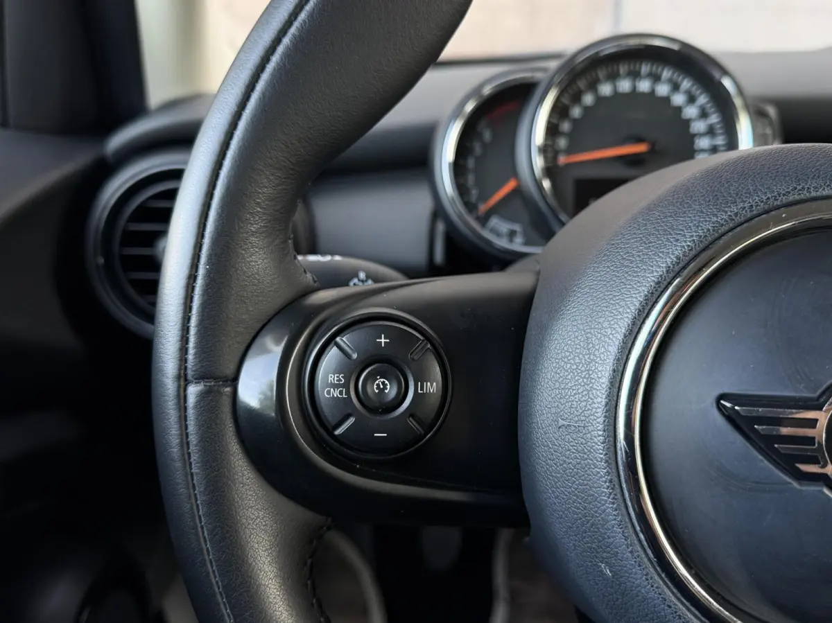 1.5 One Pepper | CarPlay | 1ste eigenaar | Dealer onderhouden | Parkeersensoren | Climate control |