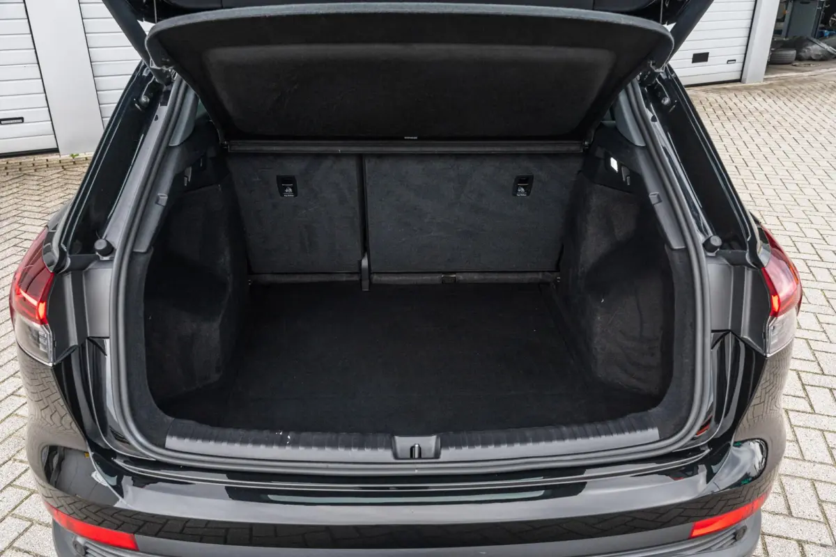 35 170pk Advanced edition 55 kWh | Stoelverwarming | 20'' velgen | Sportstoelen