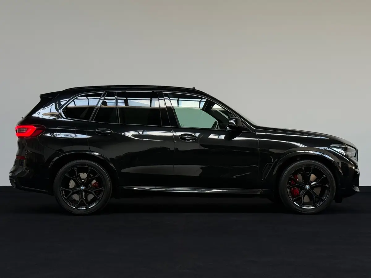 XDrive 45e High Executive M-Sport Pano Luchtvering Sfeer
