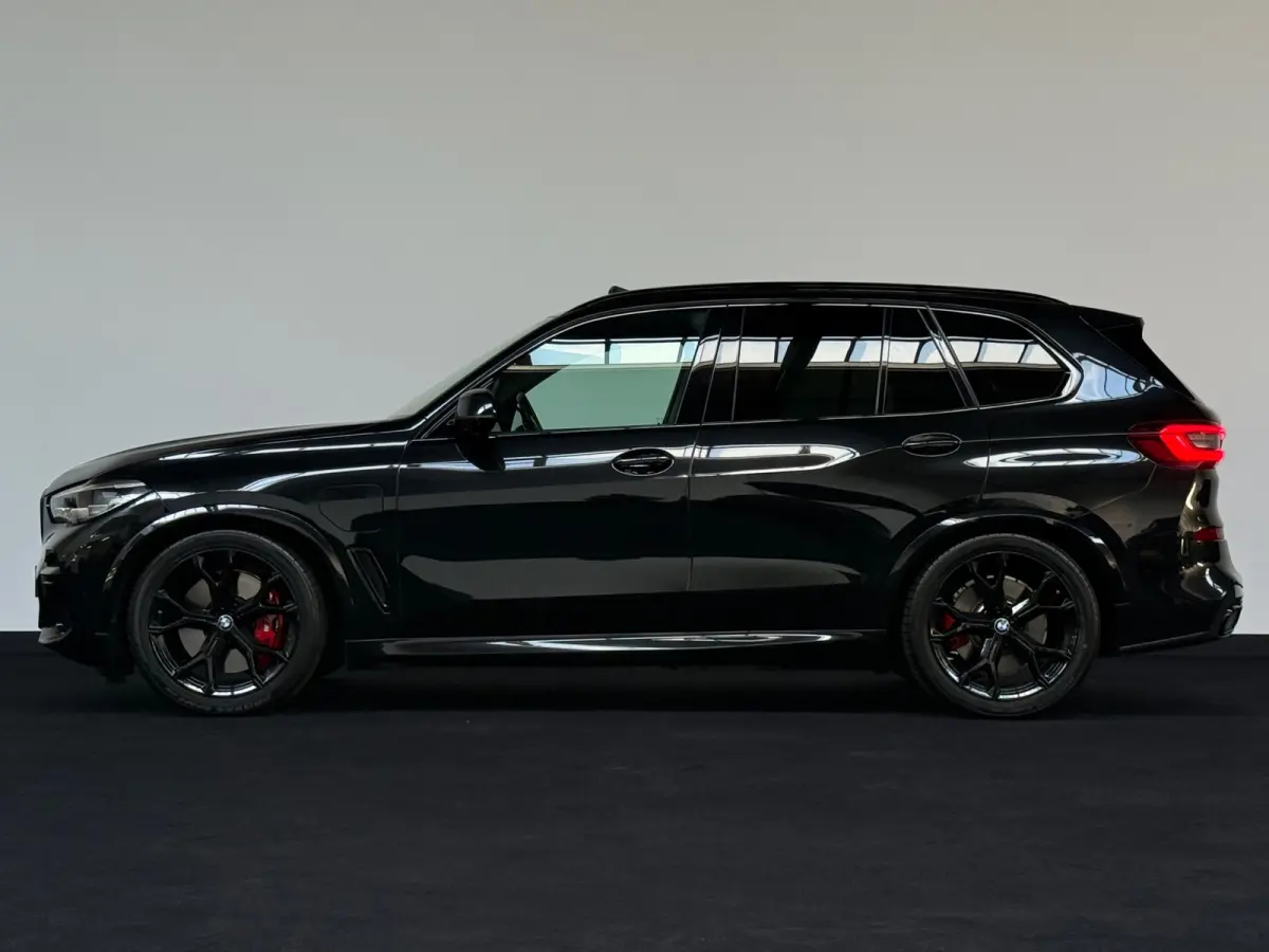 XDrive 45e High Executive M-Sport Pano Luchtvering Sfeer