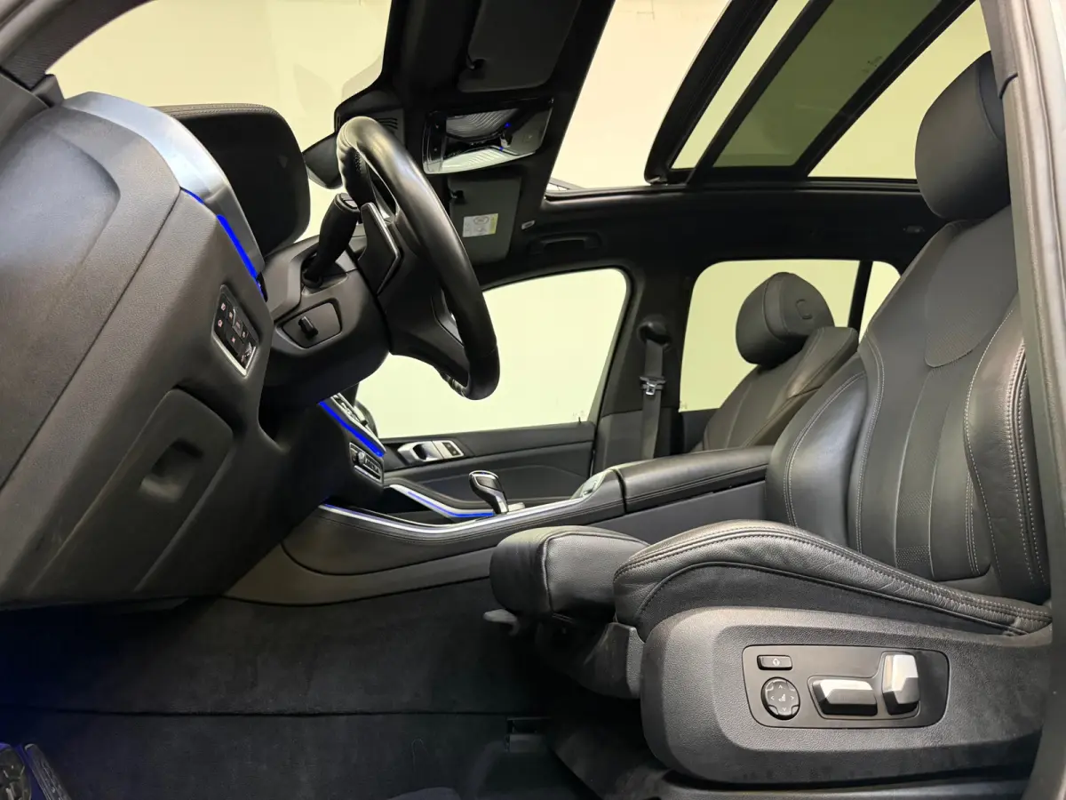 XDrive 45e High Executive M-Sport Pano Luchtvering Sfeer