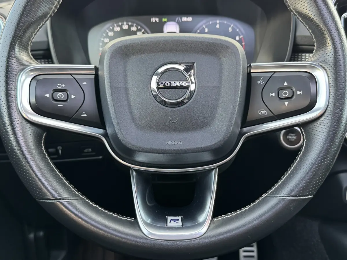 2.0 T4 R-Design Automaat Pano Trekhaak Camera Adaptive Cruise Leder Carplay Harman/Kardon All-Season banden