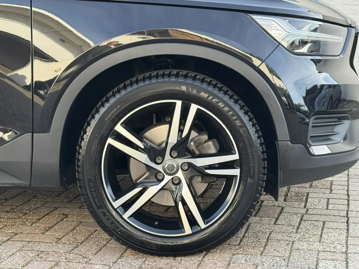 2.0 T4 R-Design Automaat Pano Trekhaak Camera Adaptive Cruise Leder Carplay Harman/Kardon All-Season banden