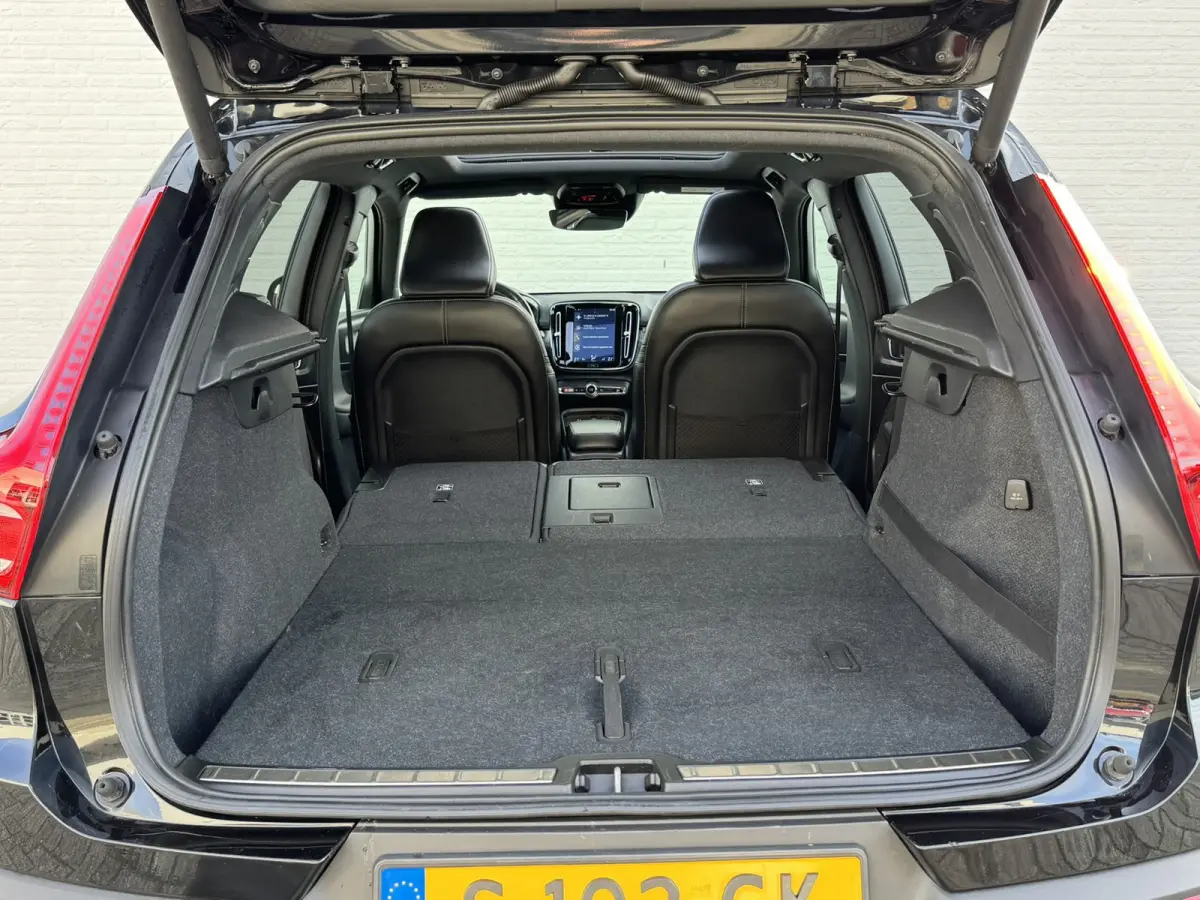 2.0 T4 R-Design Automaat Pano Trekhaak Camera Adaptive Cruise Leder Carplay Harman/Kardon All-Season banden