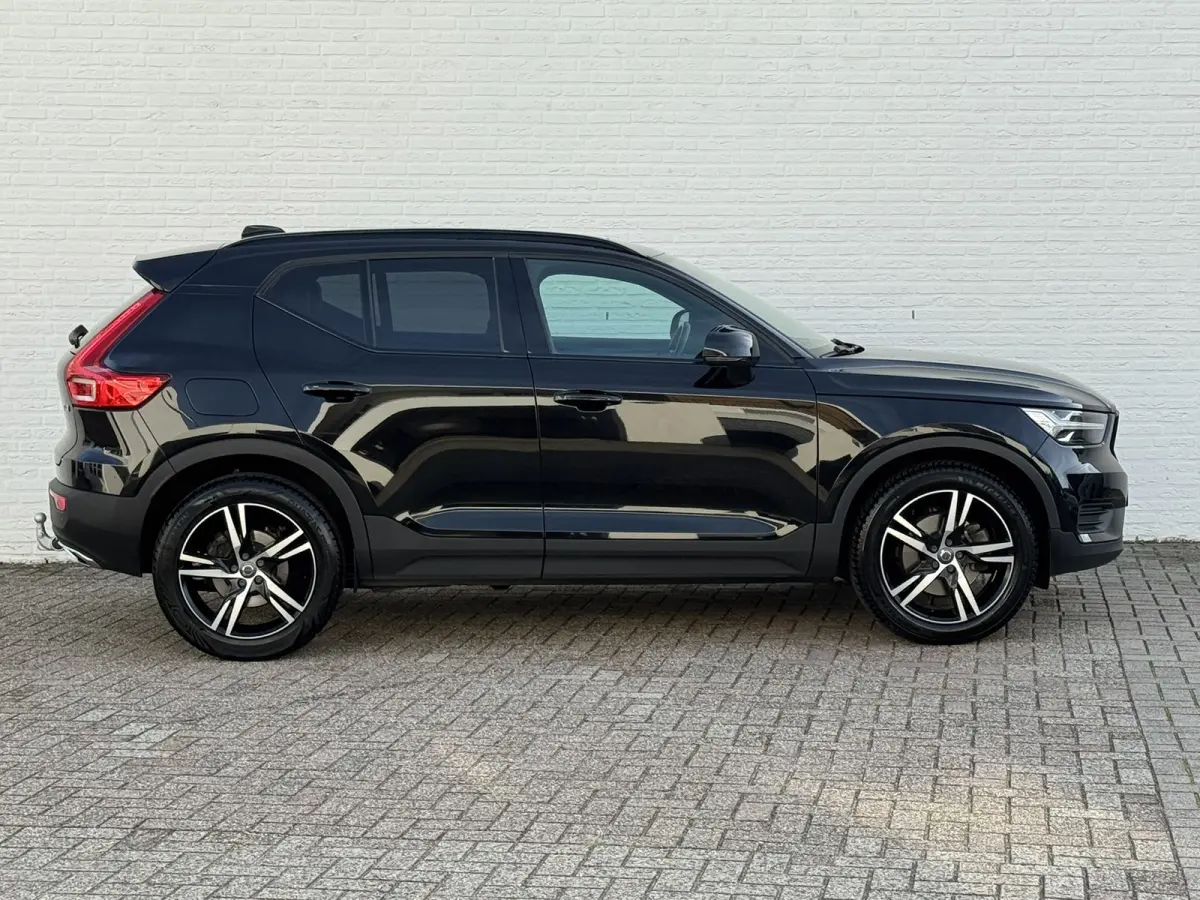 2.0 T4 R-Design Automaat Pano Trekhaak Camera Adaptive Cruise Leder Carplay Harman/Kardon All-Season banden