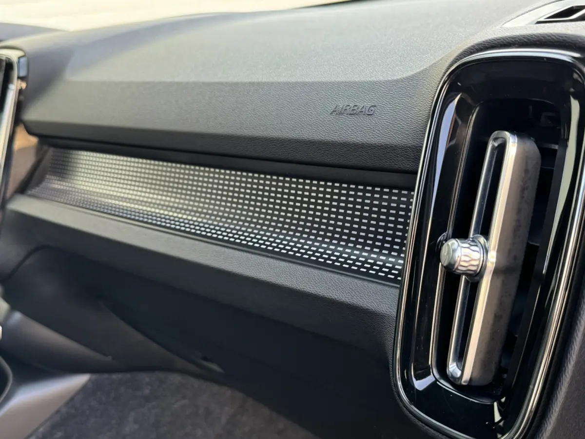 2.0 T4 R-Design Automaat Pano Trekhaak Camera Adaptive Cruise Leder Carplay Harman/Kardon All-Season banden