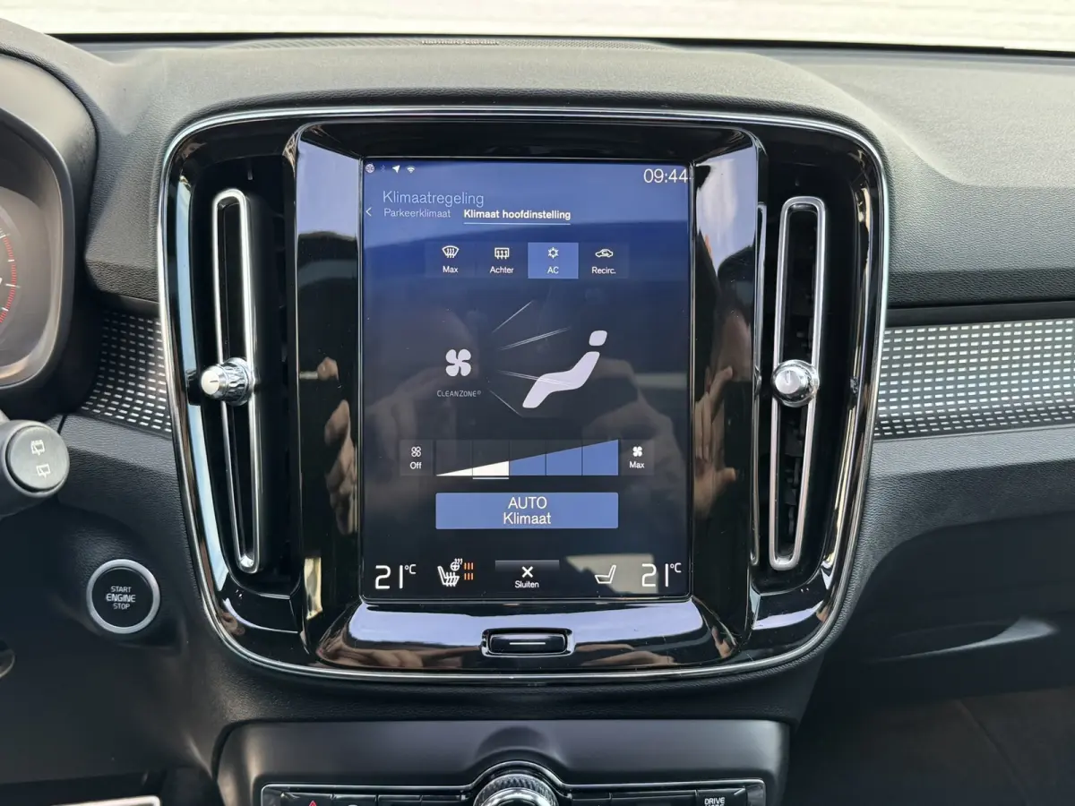 2.0 T4 R-Design Automaat Pano Trekhaak Camera Adaptive Cruise Leder Carplay Harman/Kardon All-Season banden