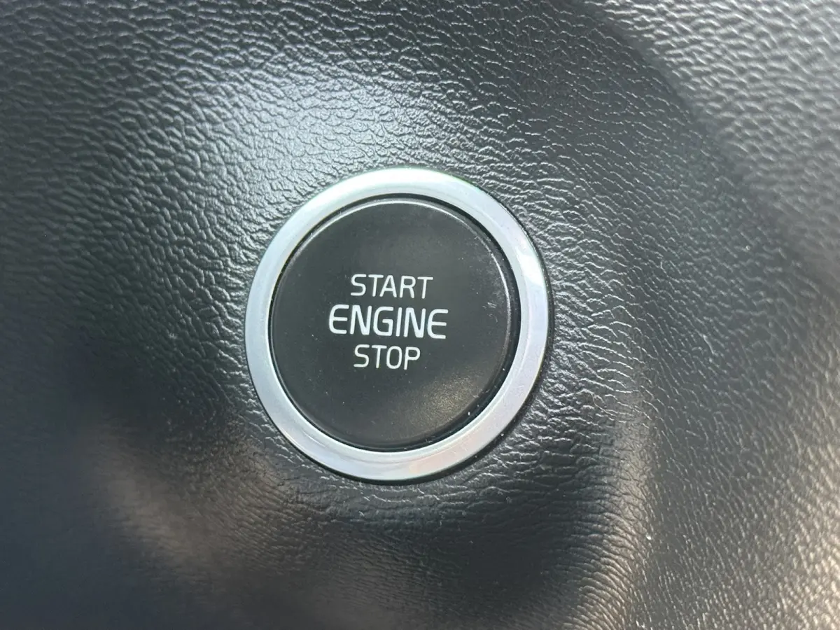 2.0 T4 R-Design Automaat Pano Trekhaak Camera Adaptive Cruise Leder Carplay Harman/Kardon All-Season banden