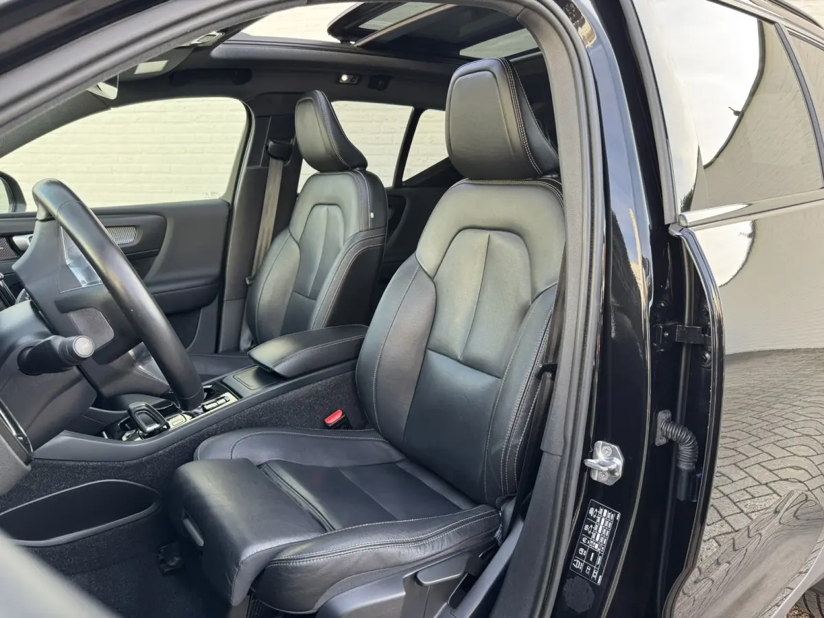 2.0 T4 R-Design Automaat Pano Trekhaak Camera Adaptive Cruise Leder Carplay Harman/Kardon All-Season banden