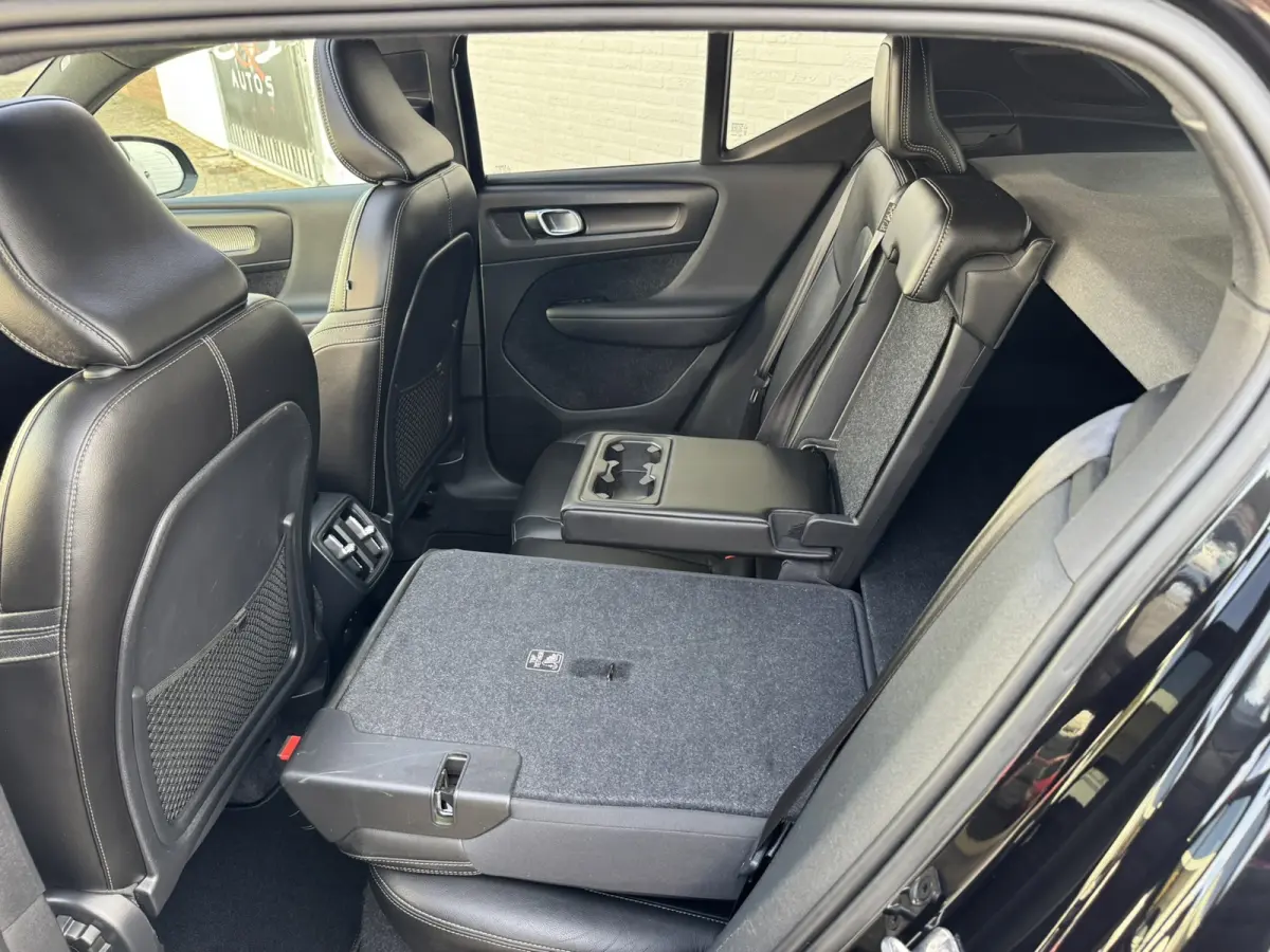 2.0 T4 R-Design Automaat Pano Trekhaak Camera Adaptive Cruise Leder Carplay Harman/Kardon All-Season banden