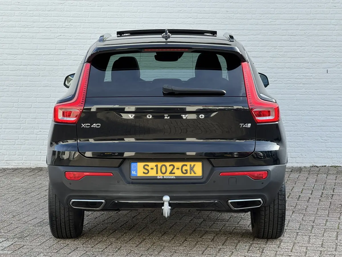 2.0 T4 R-Design Automaat Pano Trekhaak Camera Adaptive Cruise Leder Carplay Harman/Kardon All-Season banden