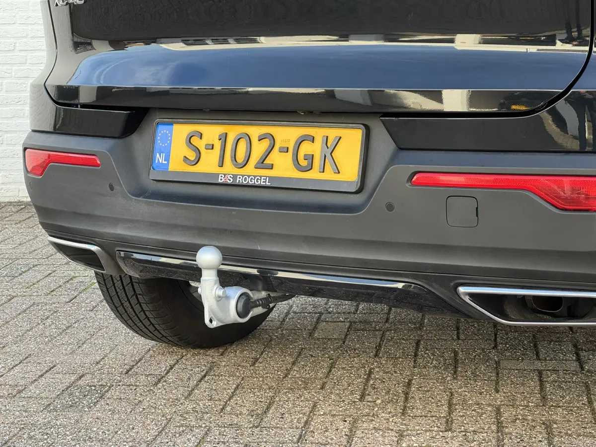2.0 T4 R-Design Automaat Pano Trekhaak Camera Adaptive Cruise Leder Carplay Harman/Kardon All-Season banden
