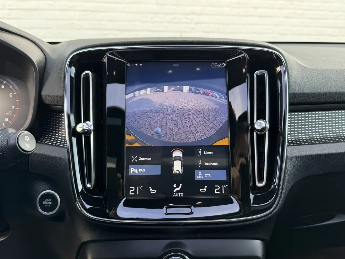 2.0 T4 R-Design Automaat Pano Trekhaak Camera Adaptive Cruise Leder Carplay Harman/Kardon All-Season banden