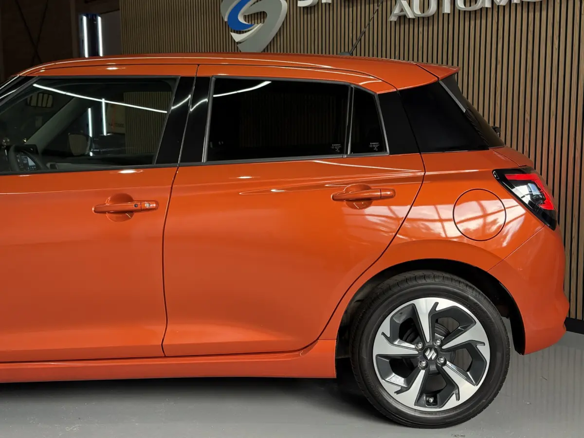1.2 Comfort + Hyb | Aut | Navi | 16" | Carplay | Stoelverwarming | ACC | Dodehoek | 100% Suzuki Onderhouden!