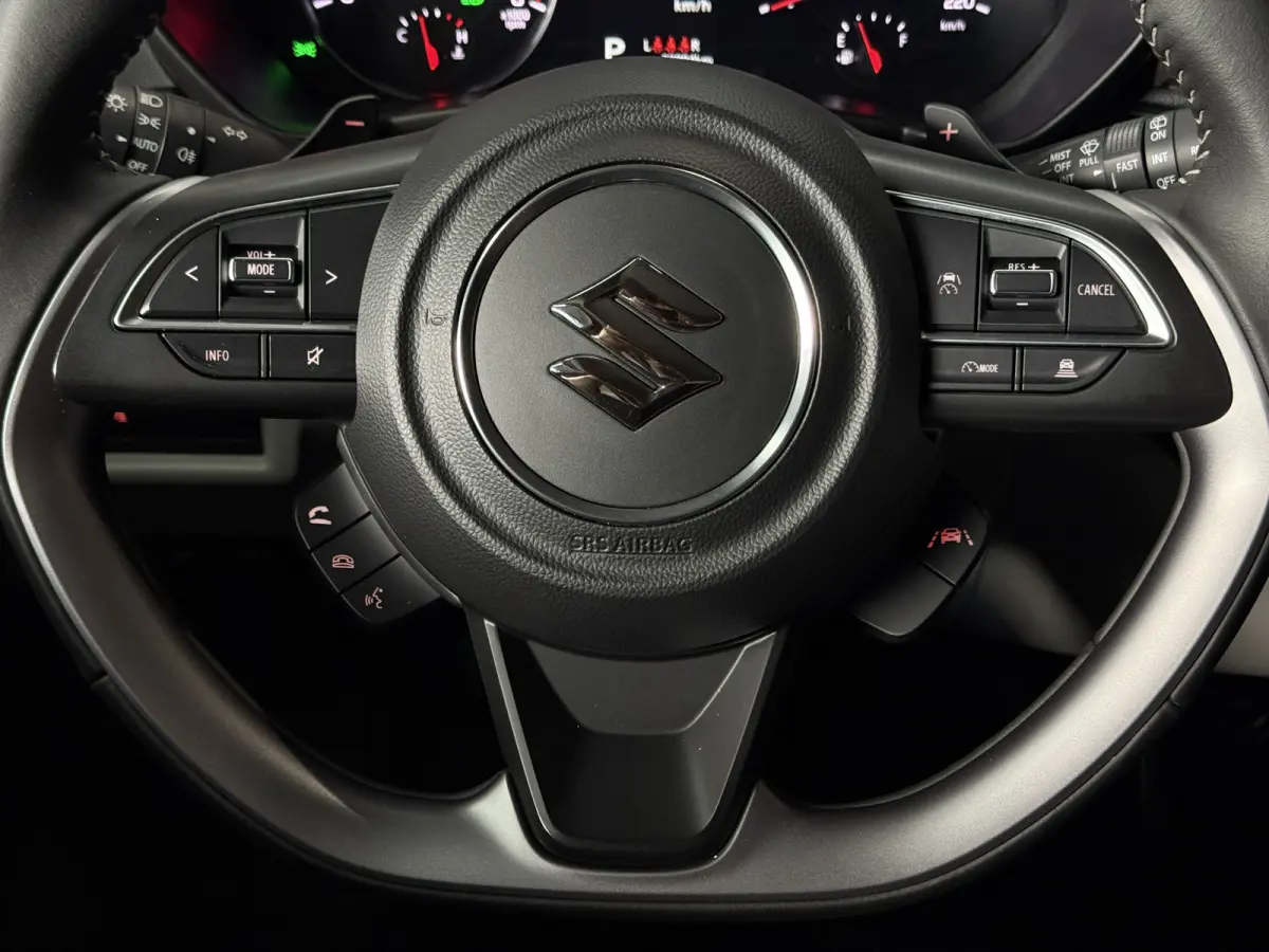 1.2 Comfort + Hyb | Aut | Navi | 16" | Carplay | Stoelverwarming | ACC | Dodehoek | 100% Suzuki Onderhouden!