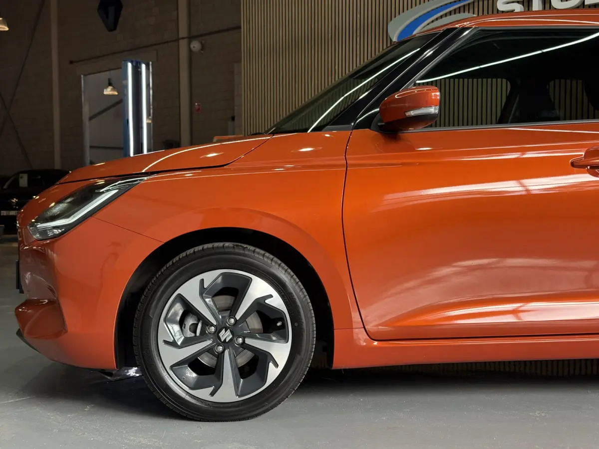 1.2 Comfort + Hyb | Aut | Navi | 16" | Carplay | Stoelverwarming | ACC | Dodehoek | 100% Suzuki Onderhouden!