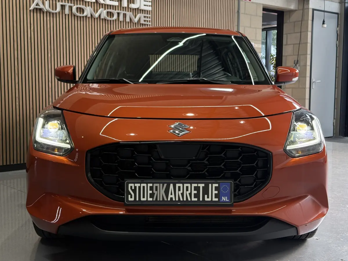 1.2 Comfort + Hyb | Aut | Navi | 16" | Carplay | Stoelverwarming | ACC | Dodehoek | 100% Suzuki Onderhouden!