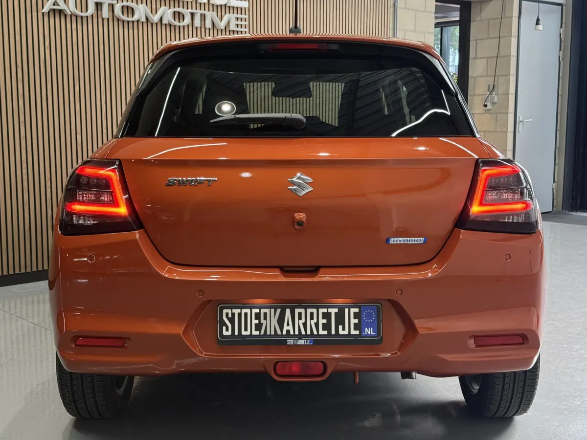 1.2 Comfort + Hyb | Aut | Navi | 16" | Carplay | Stoelverwarming | ACC | Dodehoek | 100% Suzuki Onderhouden!