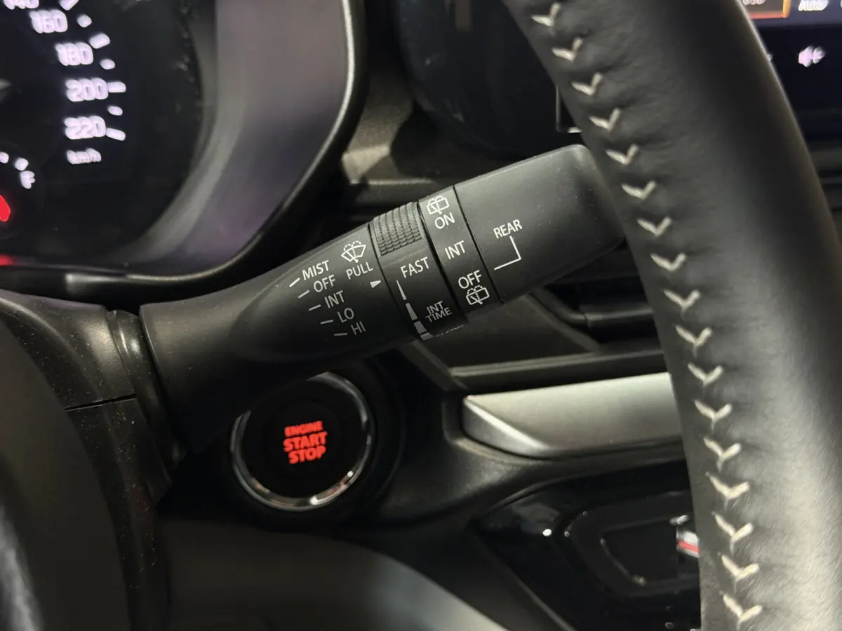 1.2 Comfort + Hyb | Aut | Navi | 16" | Carplay | Stoelverwarming | ACC | Dodehoek | 100% Suzuki Onderhouden!