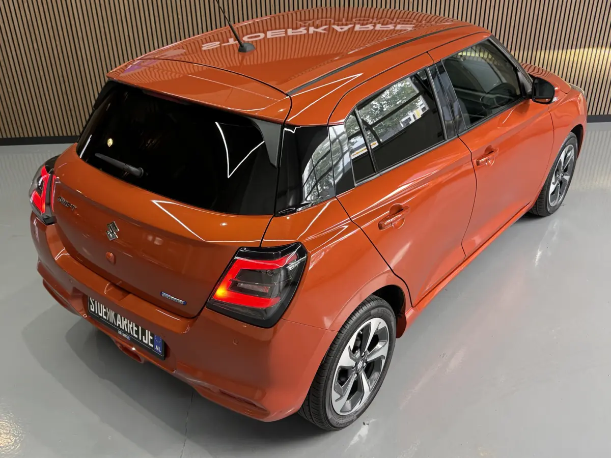 1.2 Comfort + Hyb | Aut | Navi | 16" | Carplay | Stoelverwarming | ACC | Dodehoek | 100% Suzuki Onderhouden!