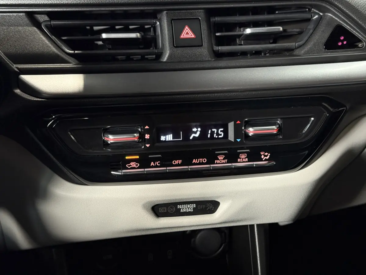1.2 Comfort + Hyb | Aut | Navi | 16" | Carplay | Stoelverwarming | ACC | Dodehoek | 100% Suzuki Onderhouden!