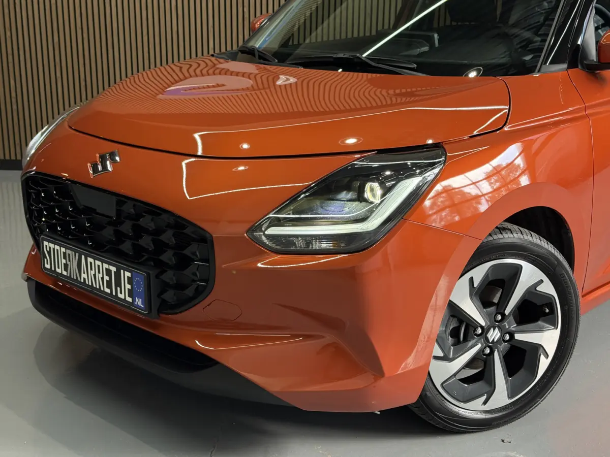 1.2 Comfort + Hyb | Aut | Navi | 16" | Carplay | Stoelverwarming | ACC | Dodehoek | 100% Suzuki Onderhouden!