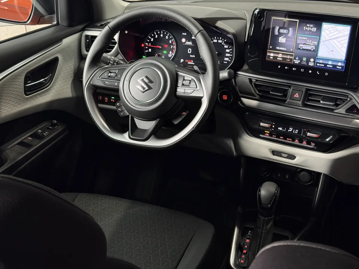 1.2 Comfort + Hyb | Aut | Navi | 16" | Carplay | Stoelverwarming | ACC | Dodehoek | 100% Suzuki Onderhouden!