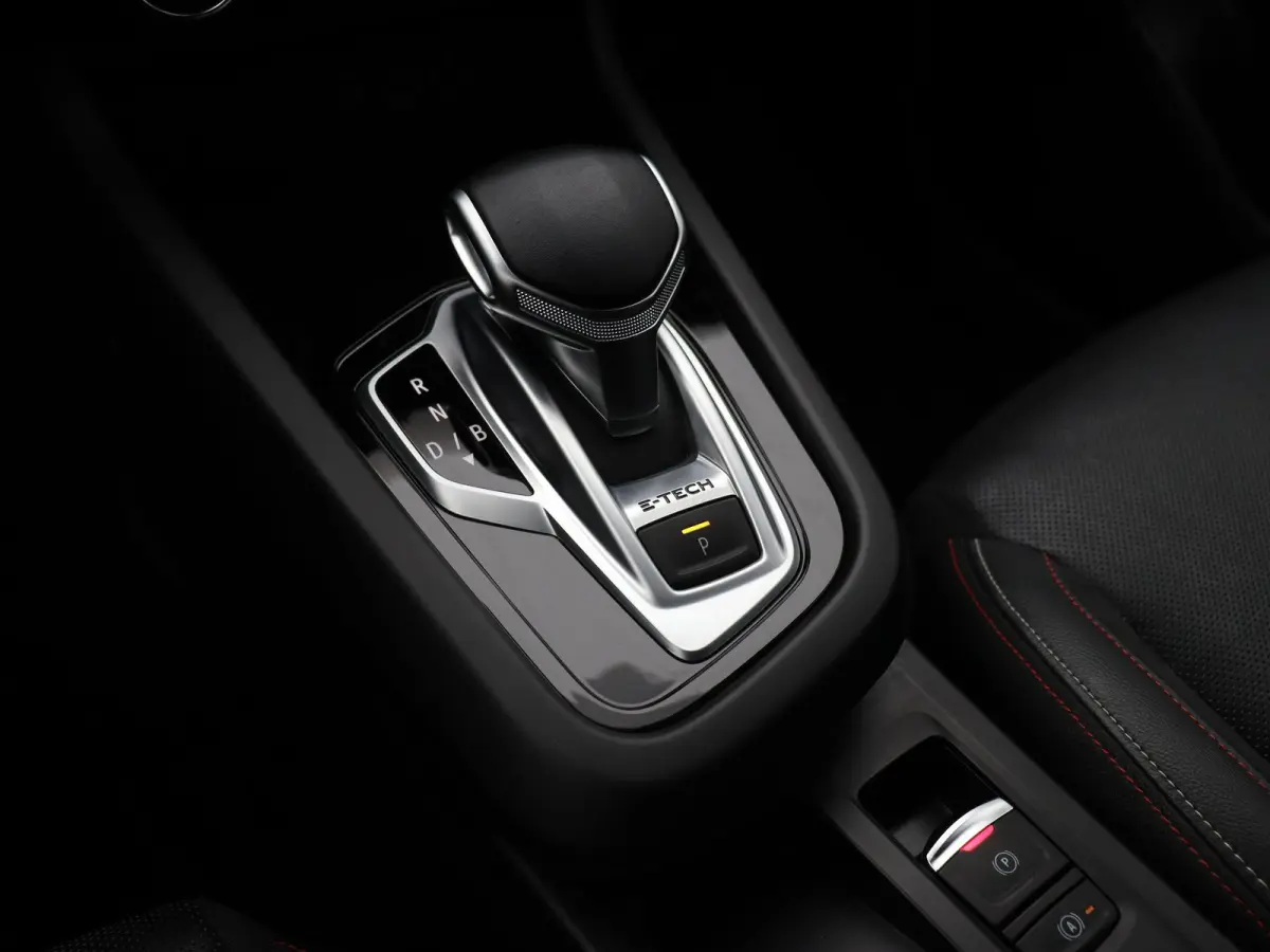 1.6 E-Tech hybrid 145 R.S. Line | Stoel-stuur verwarming | Achteruitrijcamera | Elektrisch verstelbare voorstoelen | Adaptieve Cruise Control |