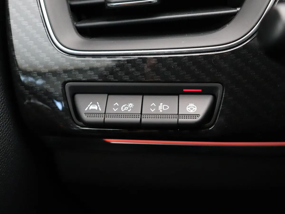 1.6 E-Tech hybrid 145 R.S. Line | Stoel-stuur verwarming | Achteruitrijcamera | Elektrisch verstelbare voorstoelen | Adaptieve Cruise Control |
