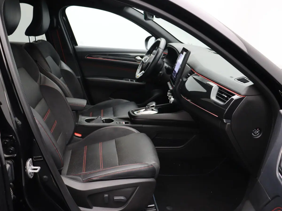 1.6 E-Tech hybrid 145 R.S. Line | Stoel-stuur verwarming | Achteruitrijcamera | Elektrisch verstelbare voorstoelen | Adaptieve Cruise Control |