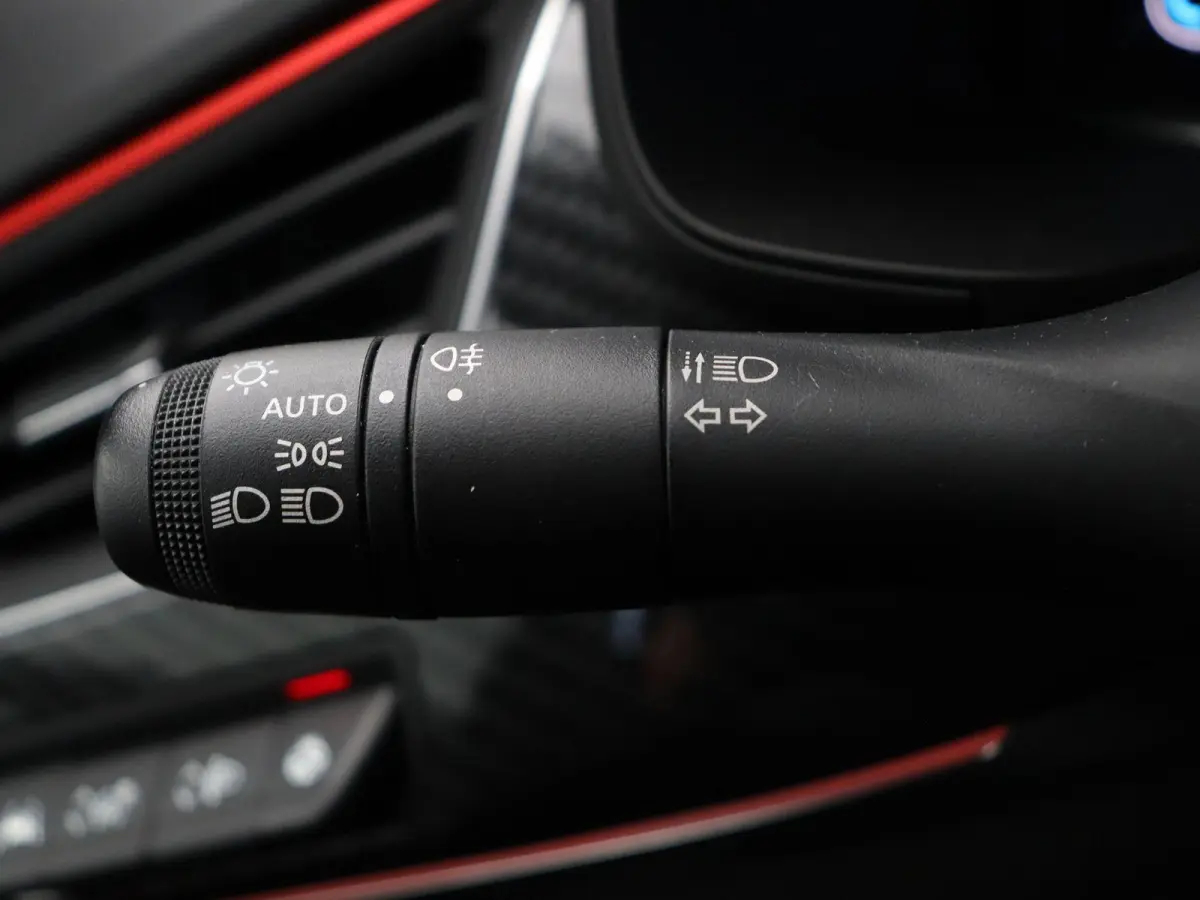 1.6 E-Tech hybrid 145 R.S. Line | Stoel-stuur verwarming | Achteruitrijcamera | Elektrisch verstelbare voorstoelen | Adaptieve Cruise Control |
