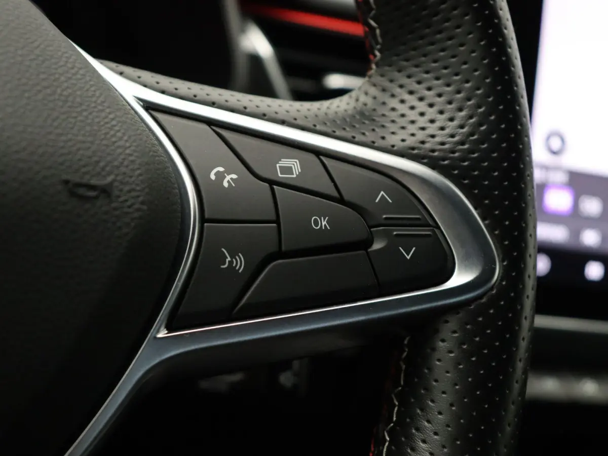 1.6 E-Tech hybrid 145 R.S. Line | Stoel-stuur verwarming | Achteruitrijcamera | Elektrisch verstelbare voorstoelen | Adaptieve Cruise Control |
