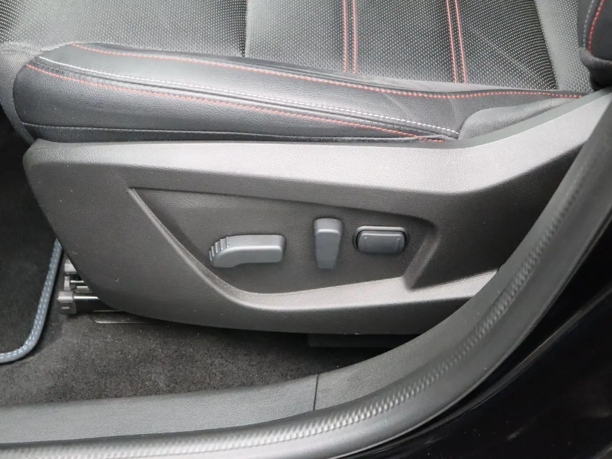 1.6 E-Tech hybrid 145 R.S. Line | Stoel-stuur verwarming | Achteruitrijcamera | Elektrisch verstelbare voorstoelen | Adaptieve Cruise Control |