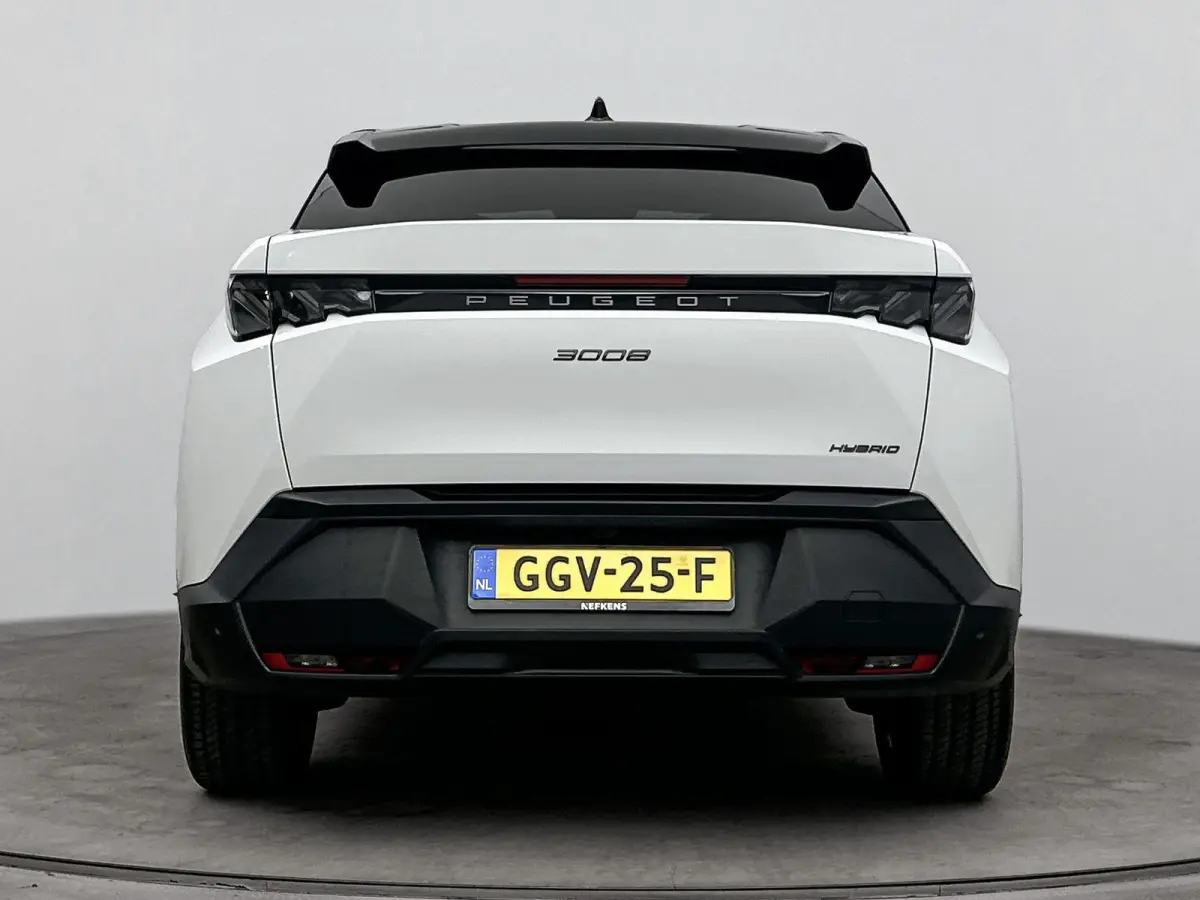 1.2 Hybrid 136 GT | Alcantara bekleding | Navigatie | Adaptieve cruise control | Camera |