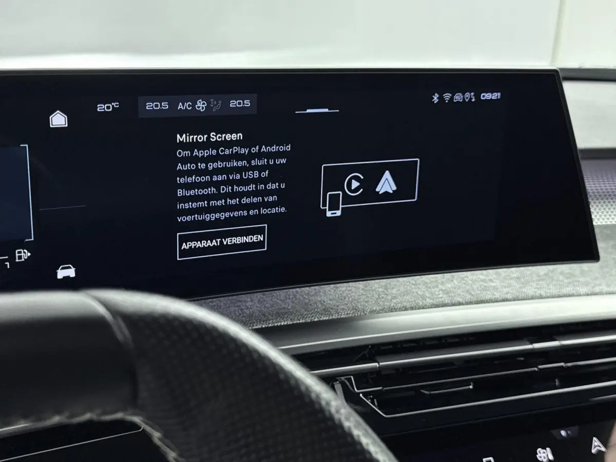 1.2 Hybrid 136 GT | Alcantara bekleding | Navigatie | Adaptieve cruise control | Camera |