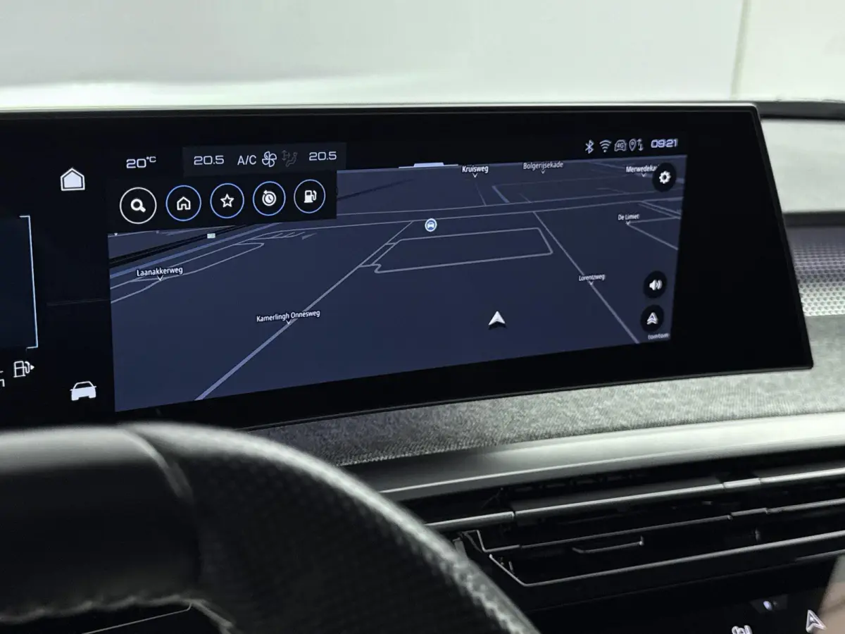 1.2 Hybrid 136 GT | Alcantara bekleding | Navigatie | Adaptieve cruise control | Camera |