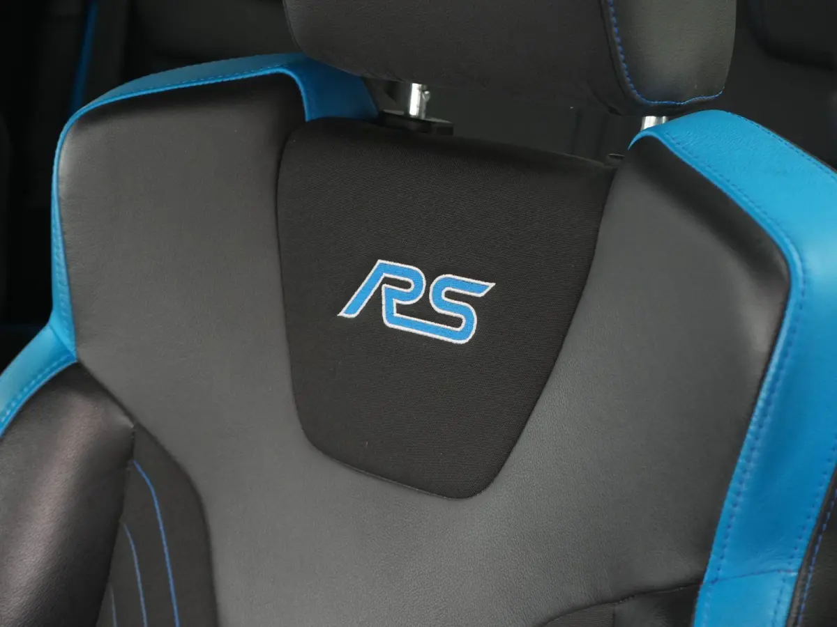 2.3 RS | Performance Pack RS | Drift Mode / Circuit Mode | Camera | Apple Car Play / Android Play | Sport Onderstel | 12 Maanden Garantie |