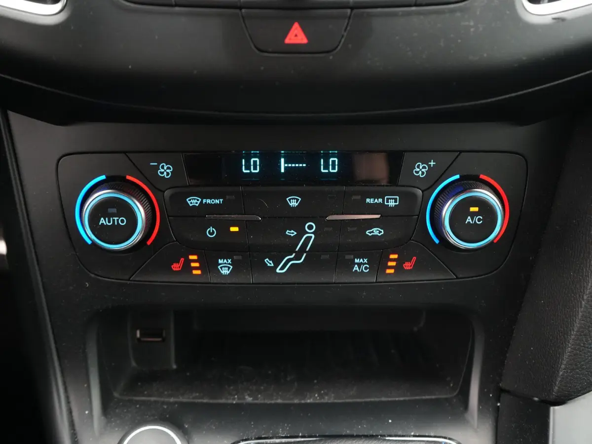 2.3 RS | Performance Pack RS | Drift Mode / Circuit Mode | Camera | Apple Car Play / Android Play | Sport Onderstel | 12 Maanden Garantie |