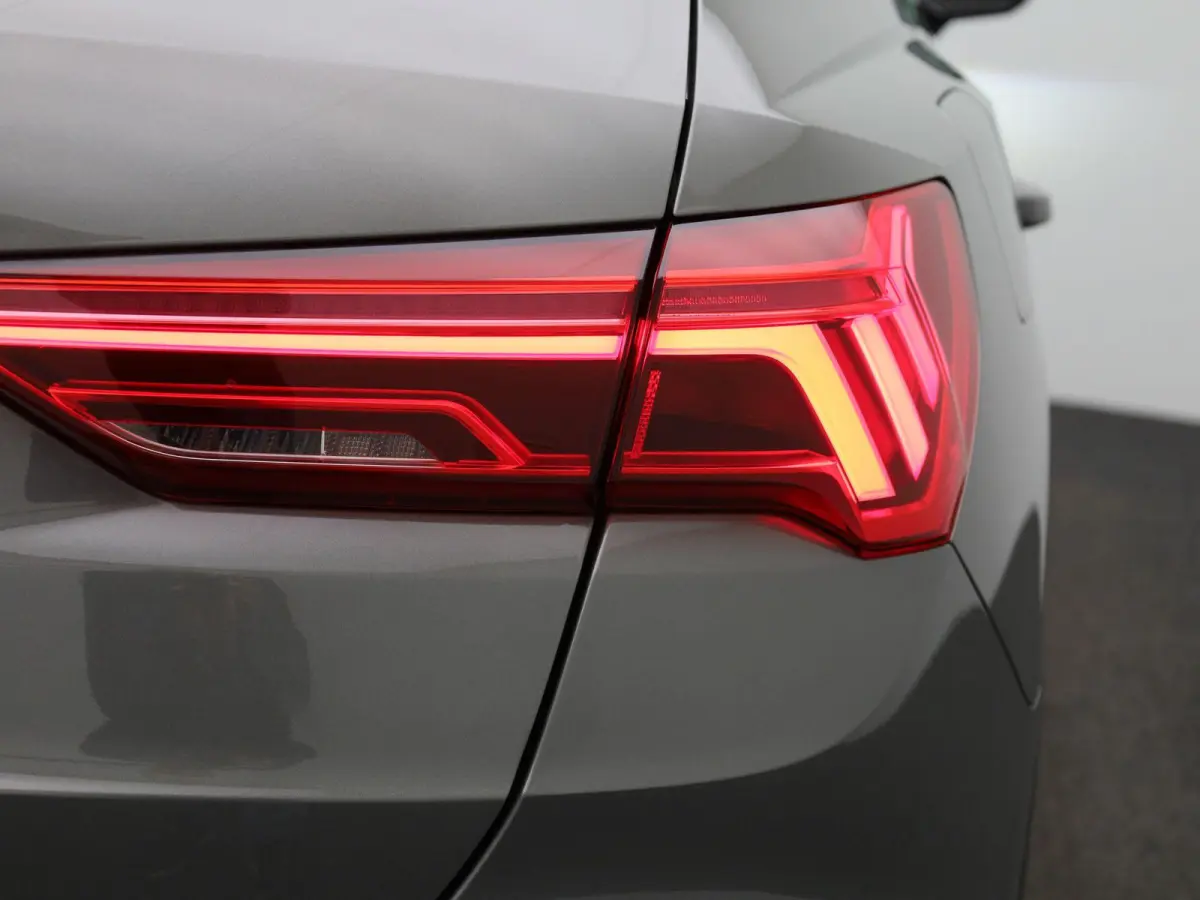 35 TFSI S tronic Advanced Edition 150 PK | Automaat | Leder interieur | Navigatie | Camera | Stoelverwarming | Cruise Control | Lichtmetalen velgen | LED |