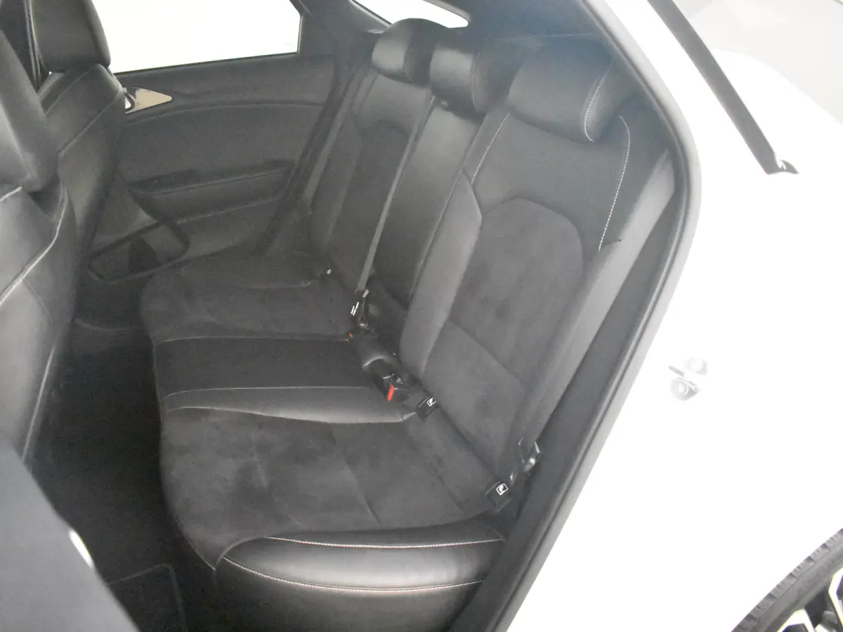 1.5 T-GDi GT-PlusLine l Pano Dak l Stoel/Stuurverwarming l Elektr. Stoel l Leder/Alcantara l 18" l Elektr. Klep l Full LED l Pano Dak l